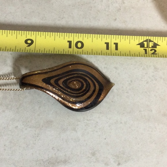 Copper swirl drop on gold chain necklace - Picture 7 of 8